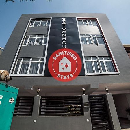 Oyo Townhouse 086 Pankha Road Hotel Nueva Delhi Exterior foto